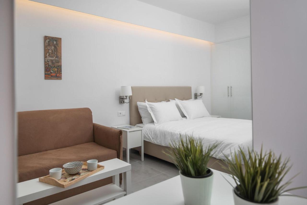 The Square Six Apartment Атина Екстериор снимка