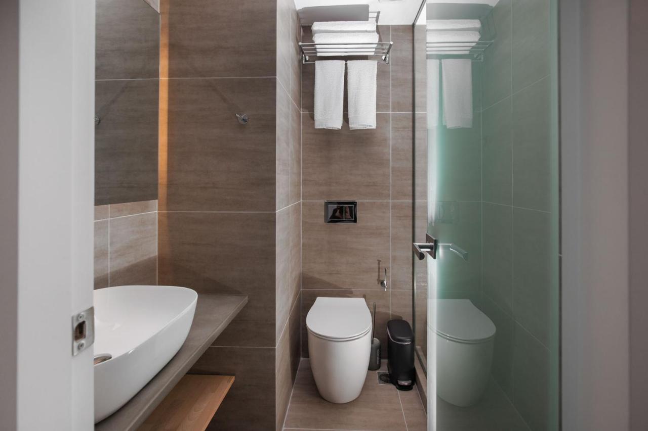 The Square Six Apartment Атина Екстериор снимка