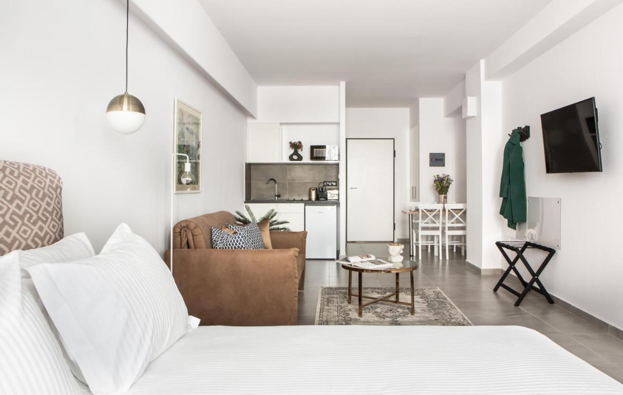 The Square Six Apartment Атина Екстериор снимка