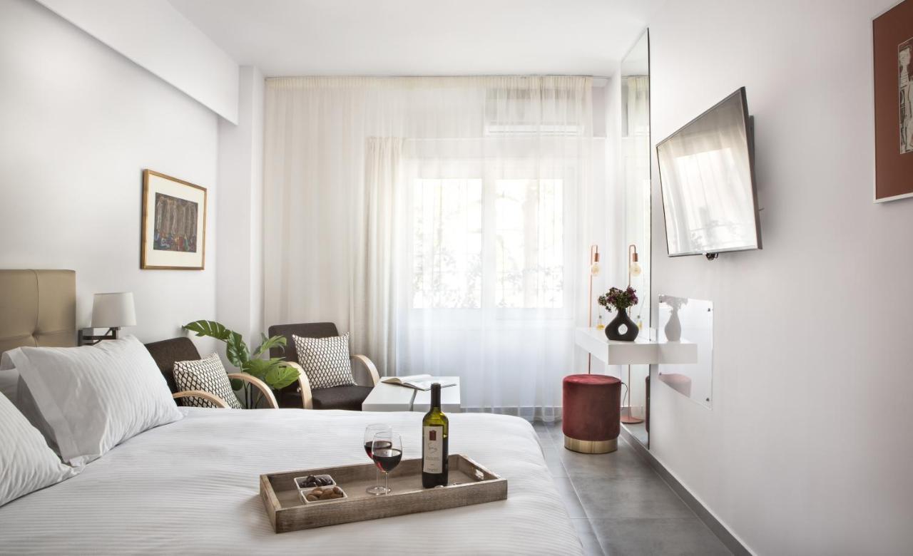The Square Six Apartment Атина Екстериор снимка