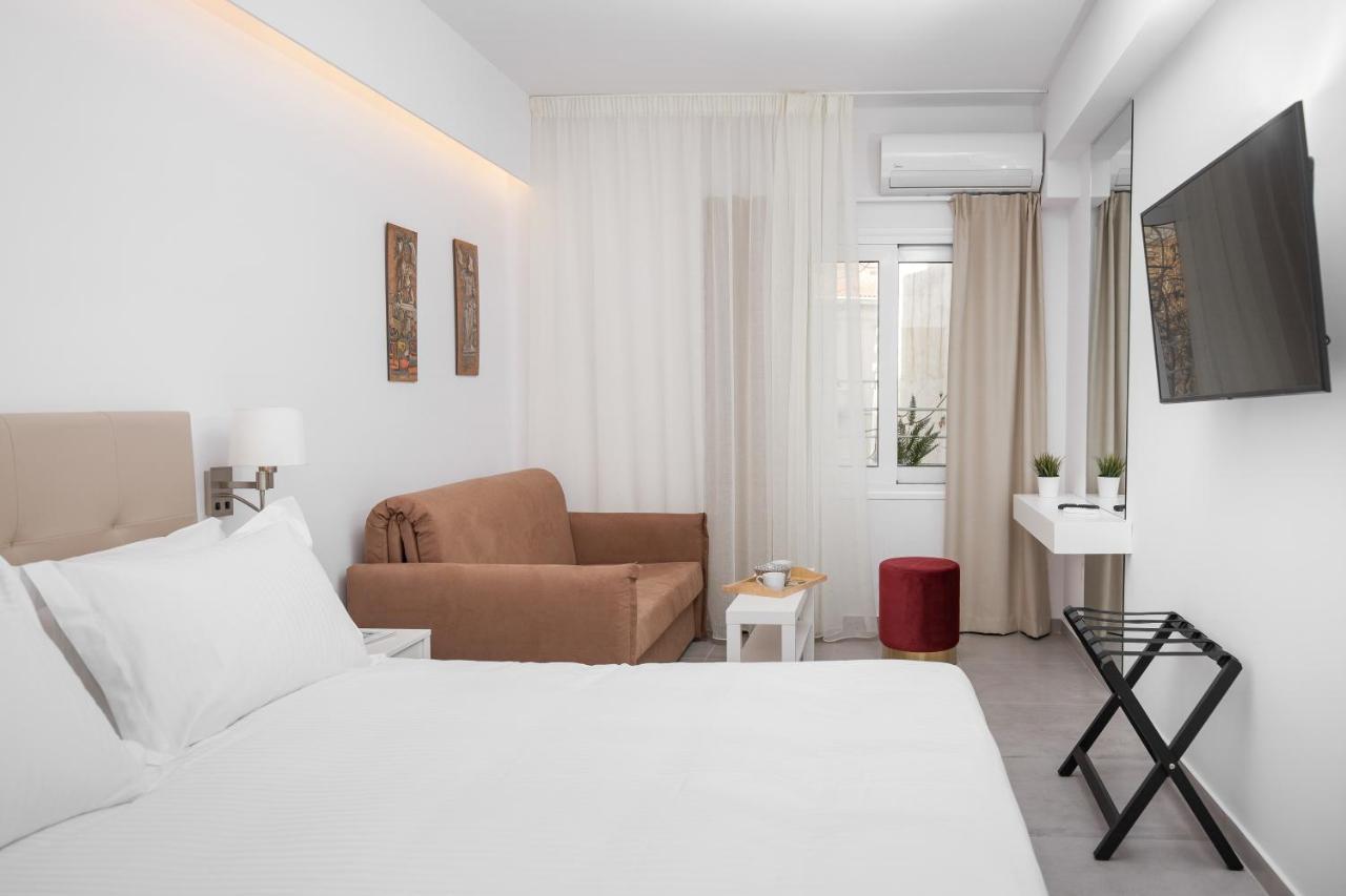 The Square Six Apartment Атина Екстериор снимка