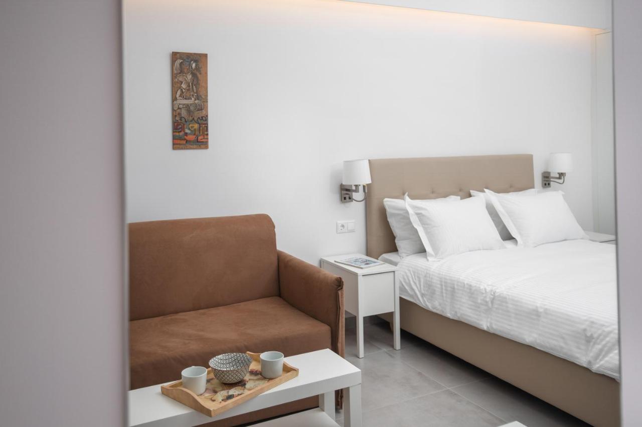 The Square Six Apartment Атина Екстериор снимка