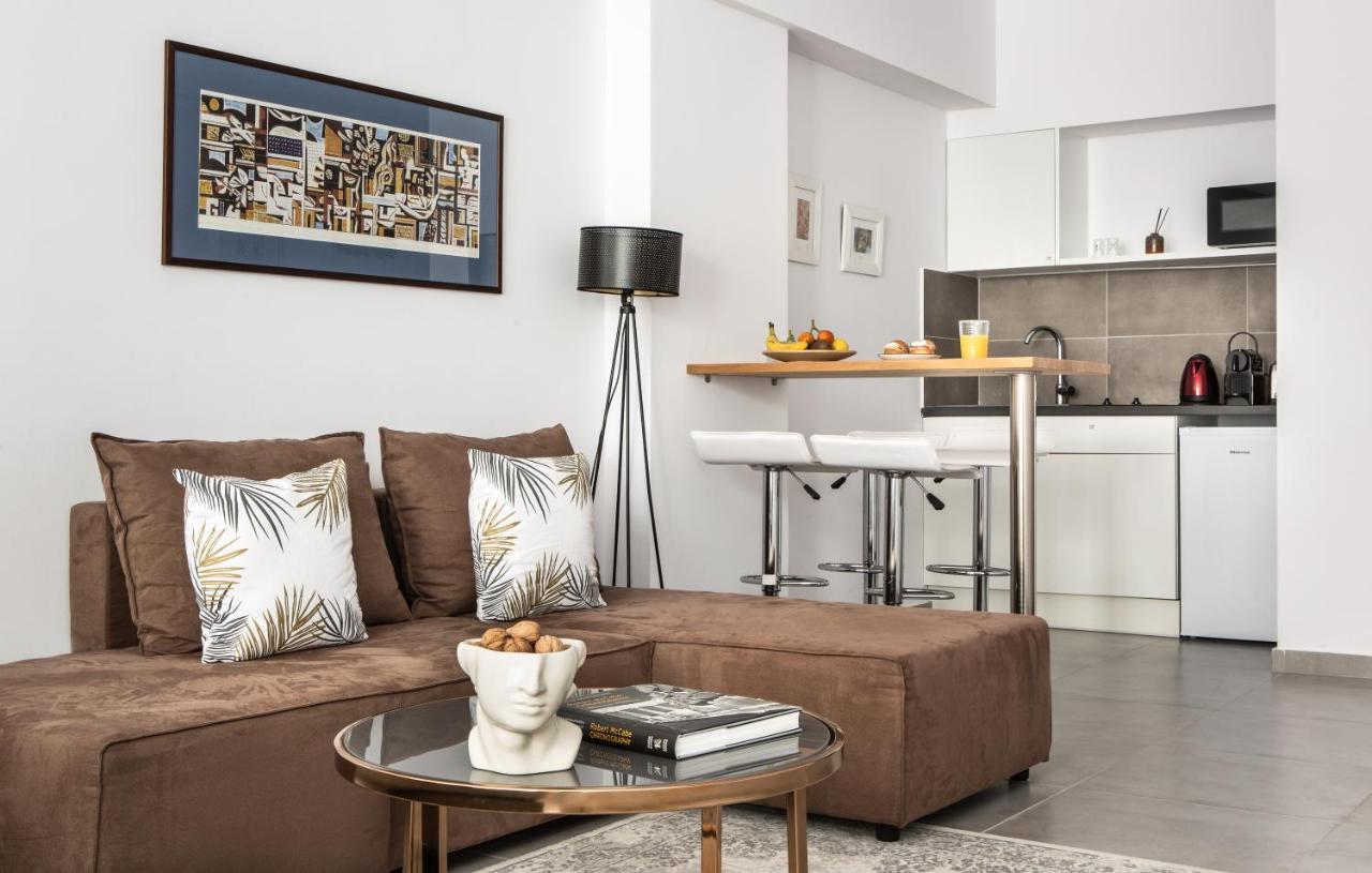 The Square Six Apartment Атина Екстериор снимка