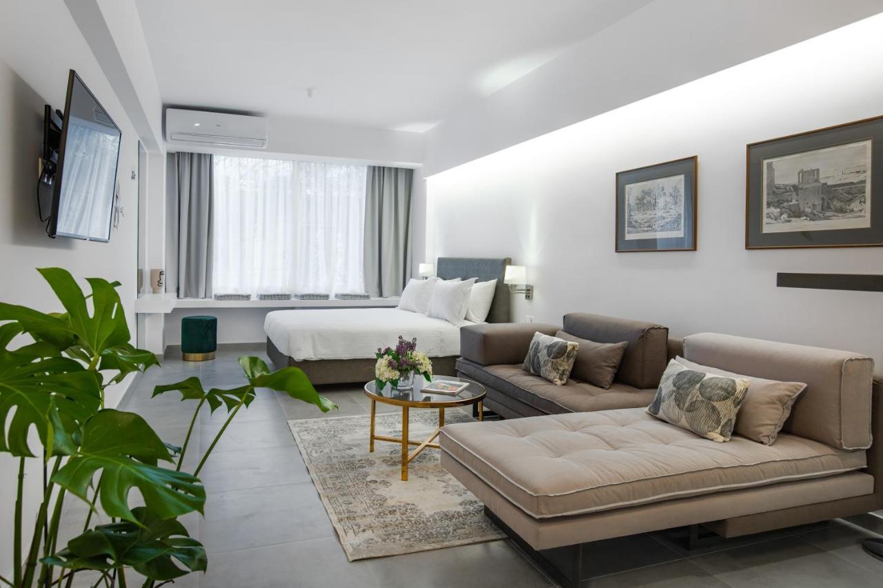 The Square Six Apartment Атина Екстериор снимка