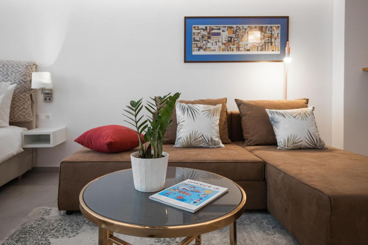 The Square Six Apartment Атина Екстериор снимка