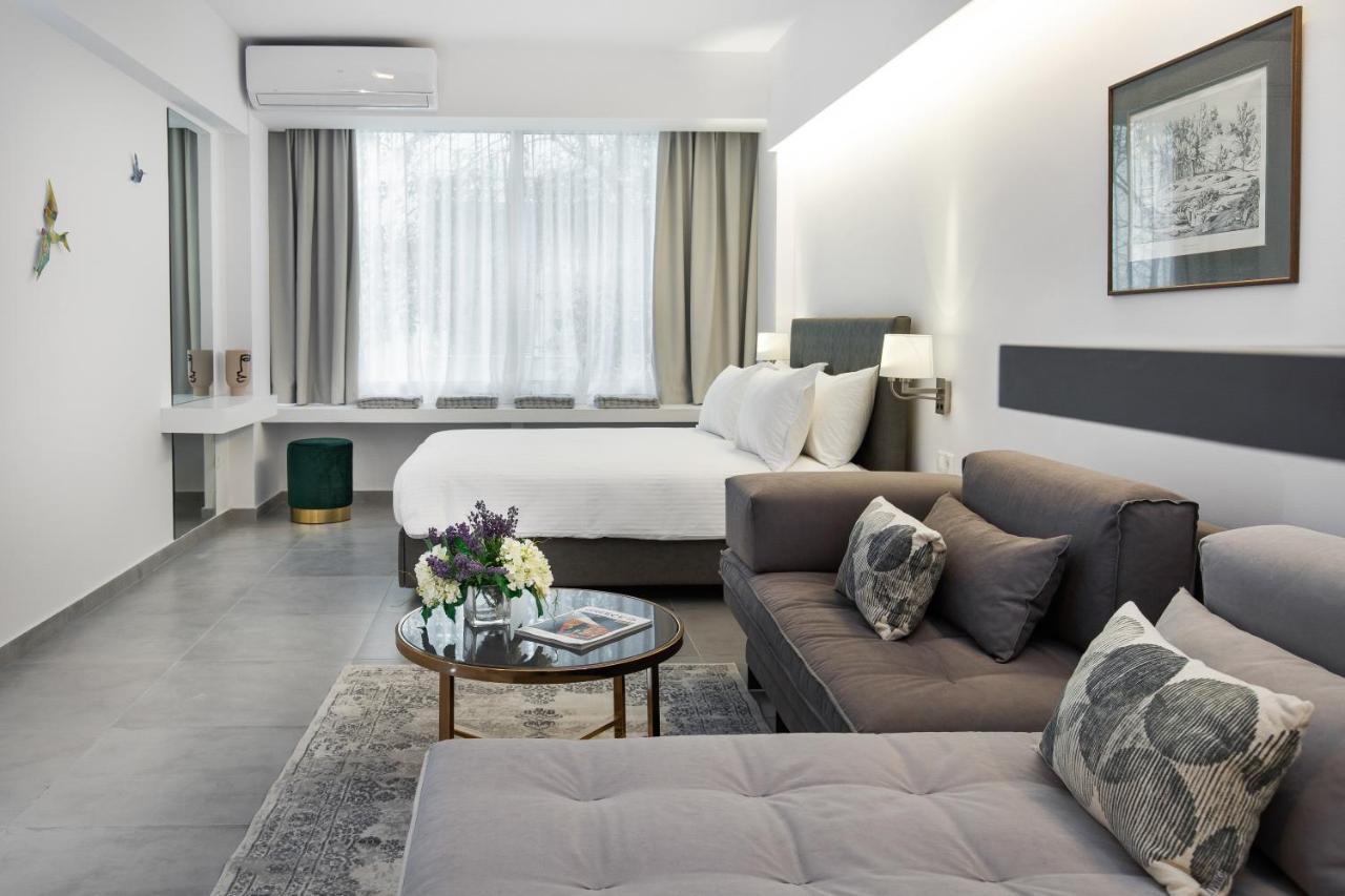 The Square Six Apartment Атина Екстериор снимка
