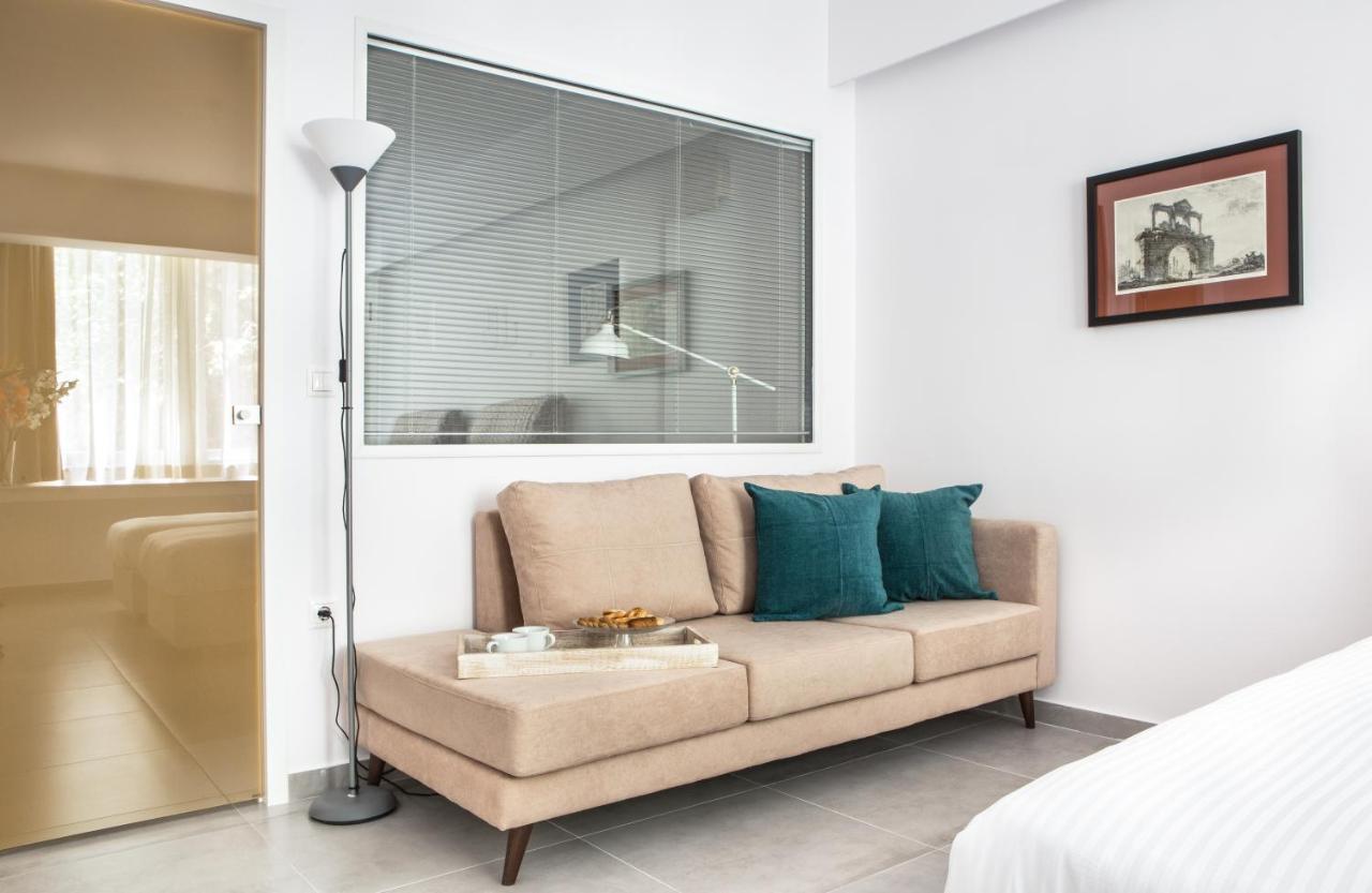 The Square Six Apartment Атина Екстериор снимка